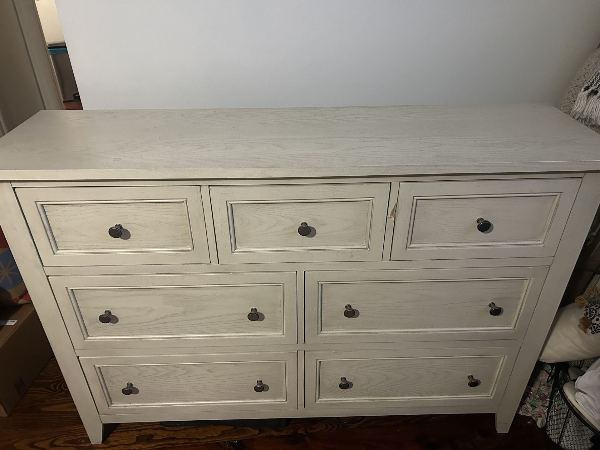 Dresser