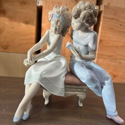 Vintage Lladro Figurine "A Poem For My Girl"  #6821 Retired  RARE & HTF Adorable