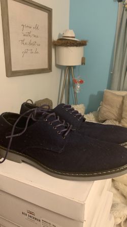 Men’s blue dress shoes size 8