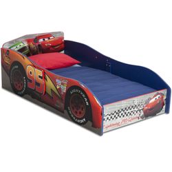 Free lightning McQueen toddler bed READ