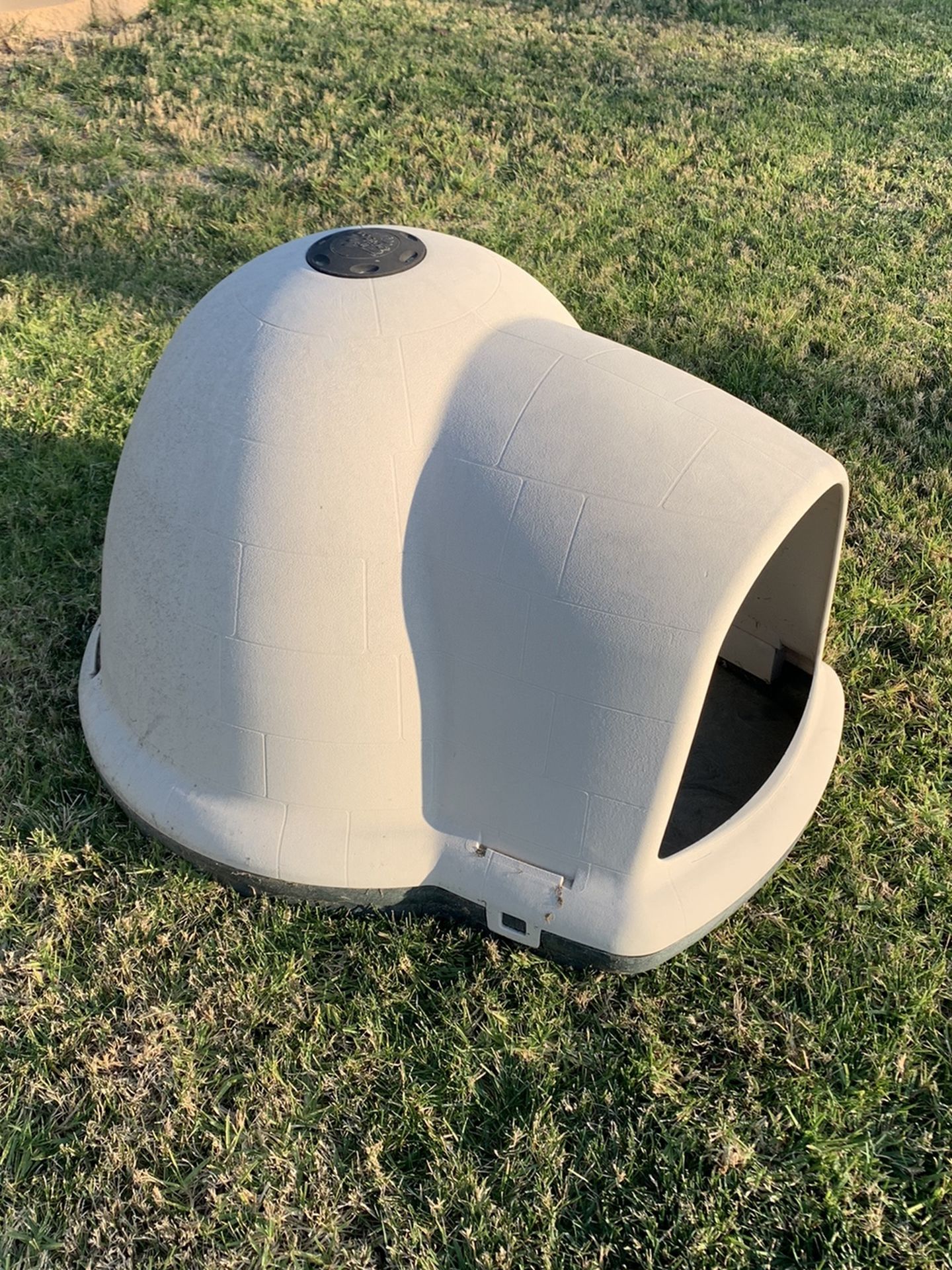 Dogloo 2 XL Dog House for Sale in Corona, CA OfferUp