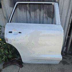 2024-UP TOYOTA GRAN HIGLANDER RIGHT REAR DOOR