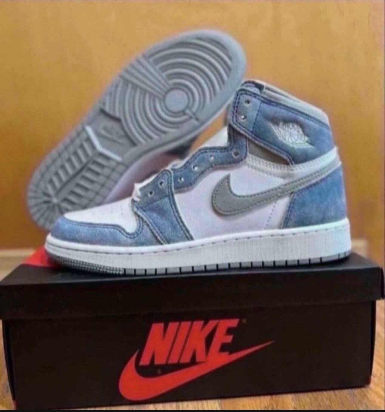 Nike Jordan 1 Retro High Hyper Royal Smoke Grey GS Size 5y/6.5 Womens Brand New