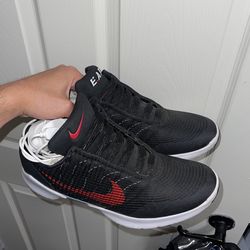 Nike Hyper adapts 