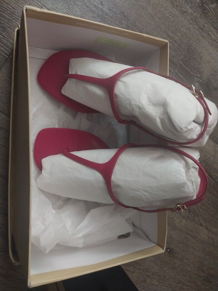 NEW MIK SIZE 10 $40