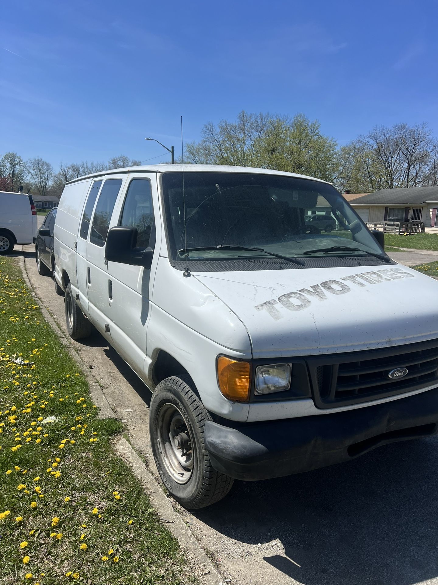 2004 Ford E-250