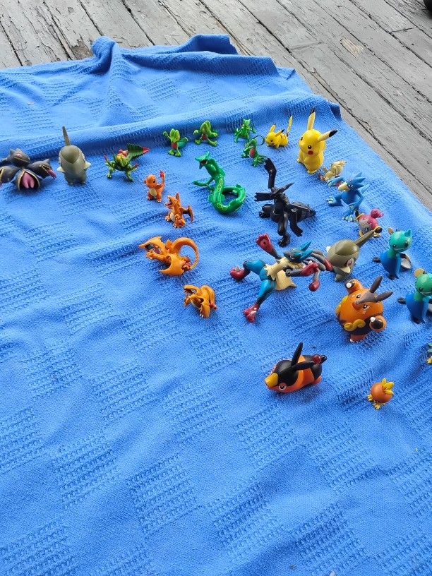 Pokemon Figurein Toys And Mc Donald's Pokemon Toys