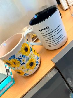 Tazas a 2 por $3 / Cups at 2 for $3