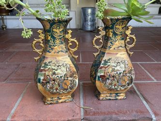 3 beautiful Asian Vases