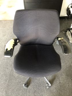 Black office chair