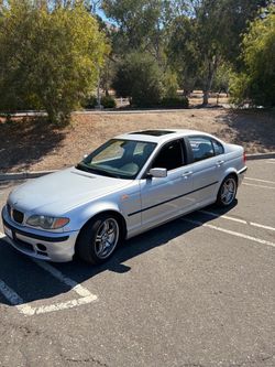 Car 2002 BMW 3301