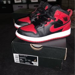 Jordan 1 Mid 