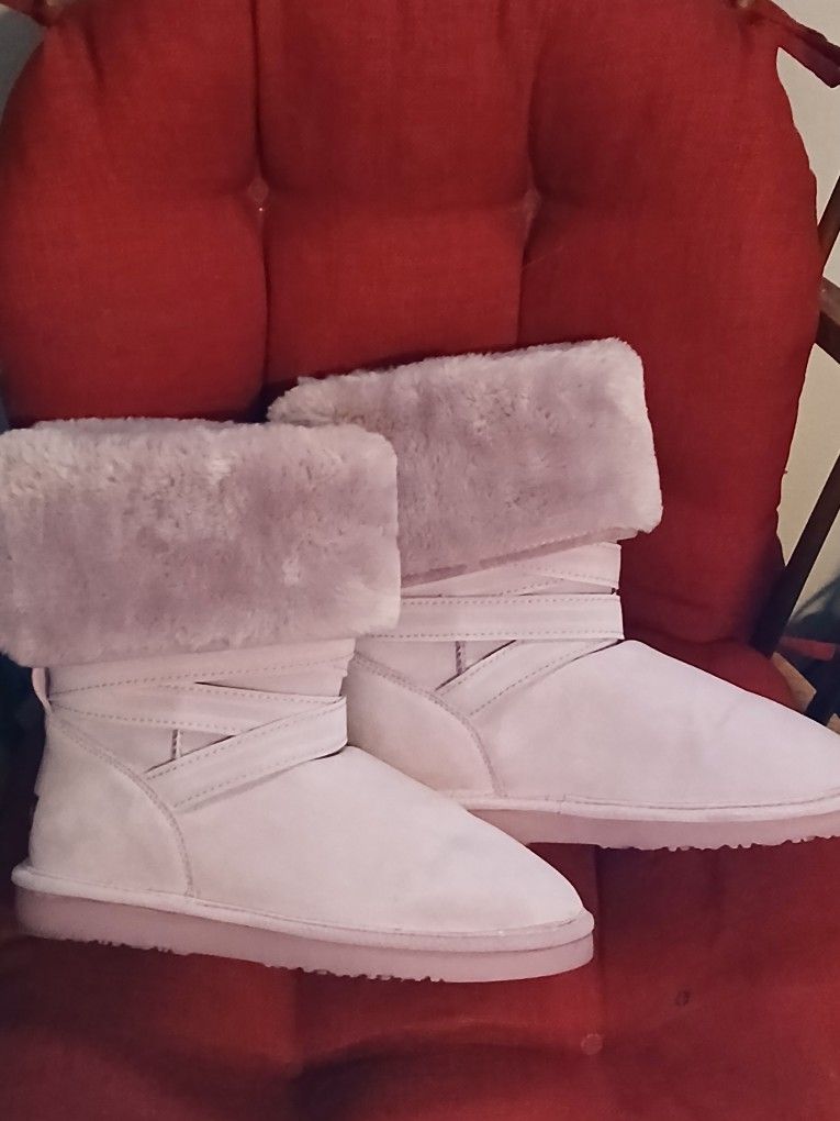 Pink Suede Size 8 Lamo Snow Boots 