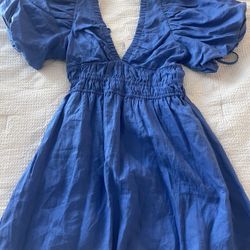 AMALIE THE LABEL - KHAILA LINEN PLUNGE PUFF SLEEVE MINI DRESS IN BLUE Showpo Size US 8 for Sale in Irvine, CA - OfferUp AMALIE THE LABEL - KHAILA LINEN PLUNGE PUFF SLEEVE MINI DRESS IN BLUE Showpo Size US 8 for Sale in Irvine, CA - OfferUp
