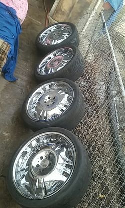 20 in Ferretti rims 255/35zr20,