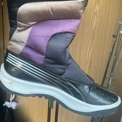 Puma Woman’s Snow Boots Size 10