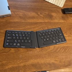 Foldable Portable Wireless Keyboard— new