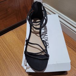 DREAM PARIS ANKLE STRAP FLAT GLADIATOR SANDALS! SIZE 10 BRAND NEW IN BOX! RETAIL 35