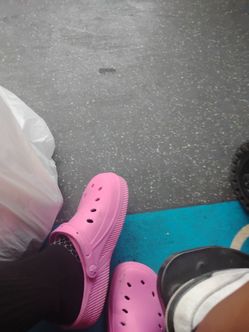 Clogs pink $10.00