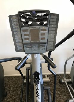 REEBOK ELLIPTICAL!!! SELF POWERED !!