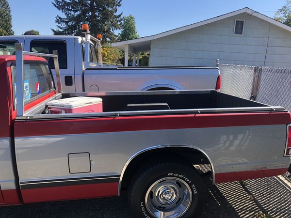 S10 Selling the bed liner, Stainless rail topper with cab rack. $225