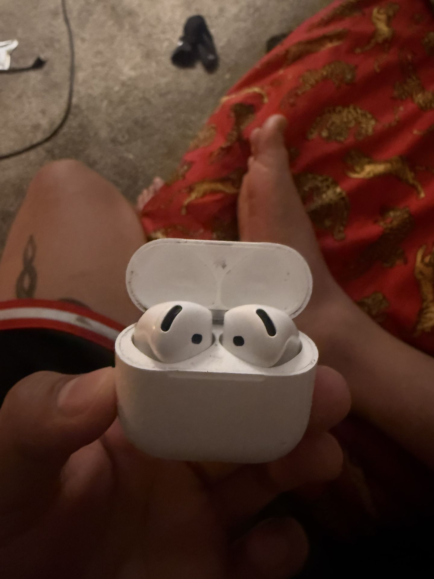 AirPods 4