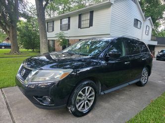 2015 Nissan Pathfinder SV - 3rd Row - Runs Great  - Cold AC