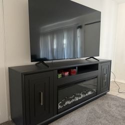 TV Stand 80” and TV 75”