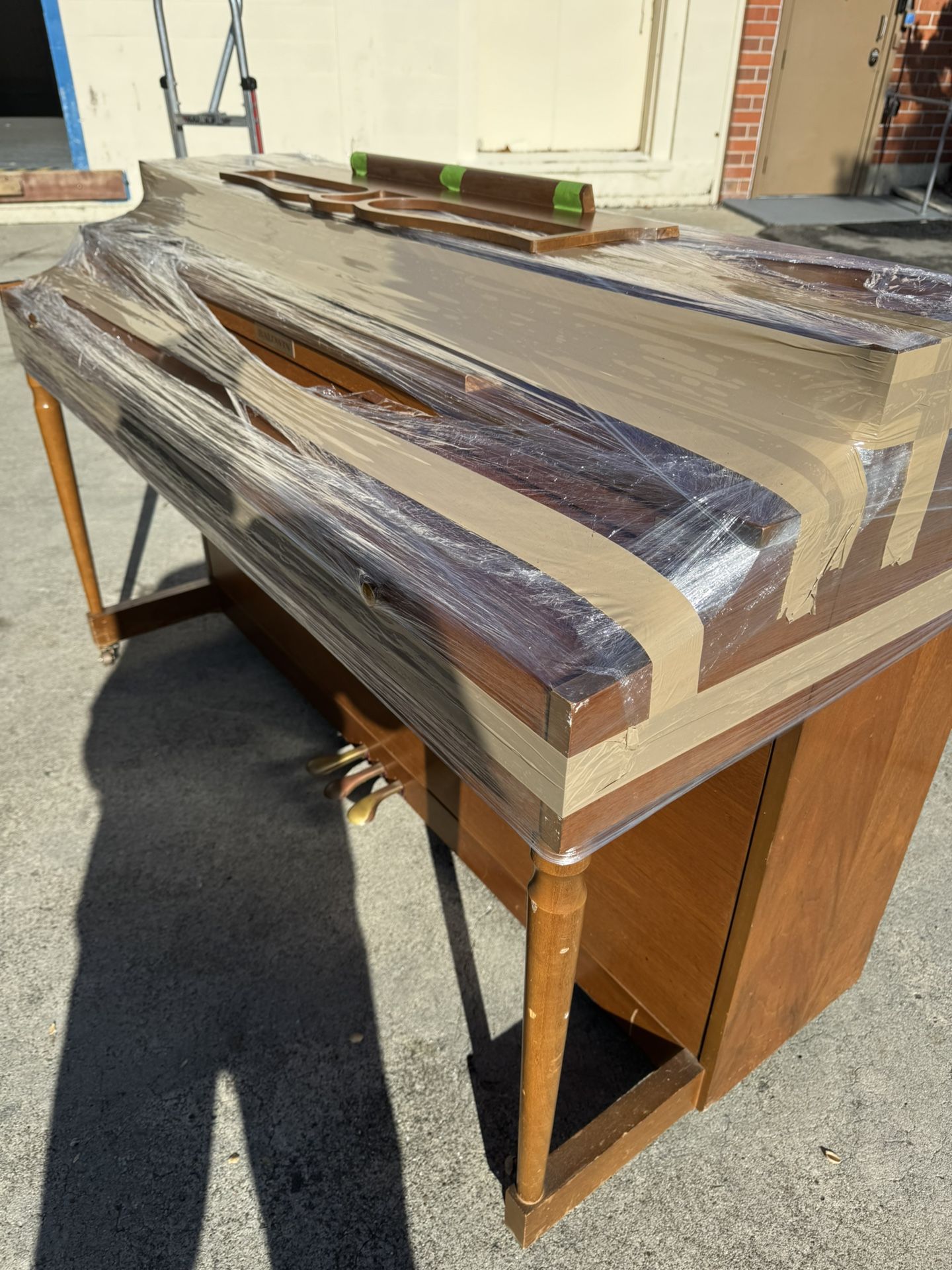 FREE SMALL UPRIGHT PIANO