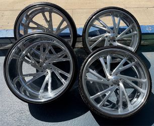 Intro Twisted Infamous Staggered 28x9 - 28x12 With 275/25/28 - 295/25/28 Tires 🔥🔥🔥