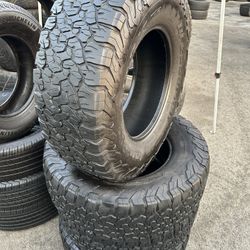 285/70/17 Set Of Bfgoodrich AT Tires Installed 