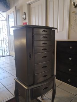 FLOOR STANDING JEWELRY BOX ON LEGS
