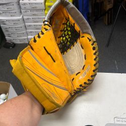 RBK Premier Pro Intermediate Hockey Goalie Glove (goes on Left) 
