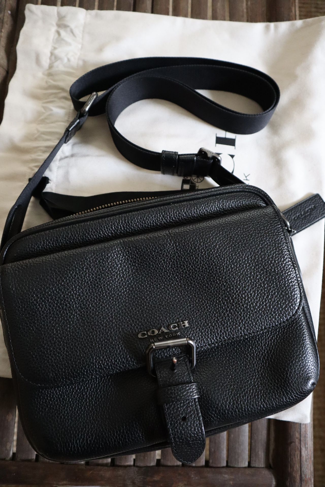 Coach Men’s Messenger Bag In Black Pebble Leather