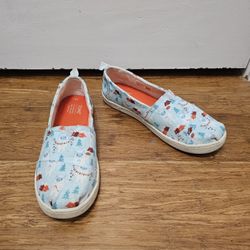 ❄️ TOMS Blue Snow/Yeti Print Canvas Slip-On Holiday Christmas Shoes Stylish Casual Comfort  Youth (Big Kid) 5 *Chesapeake/Great Bridge 