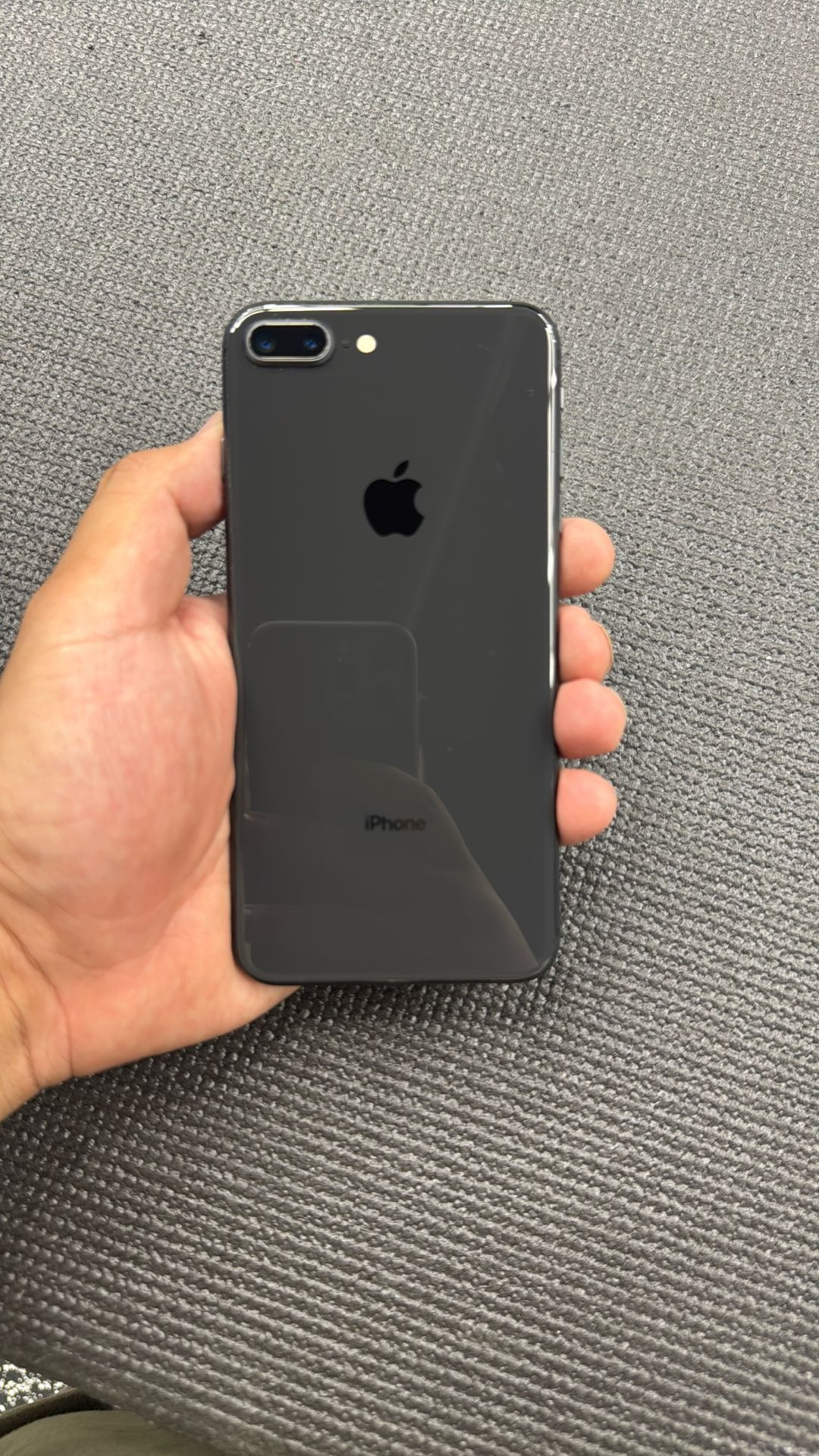 iPhone 8 Plus