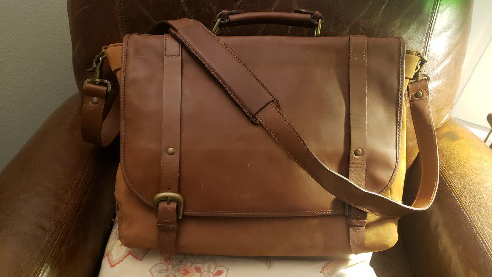 Messenger Leather Crossbody Bag

