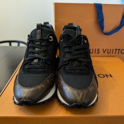 Louis Vuitton Run Away Sneaker 36.5 