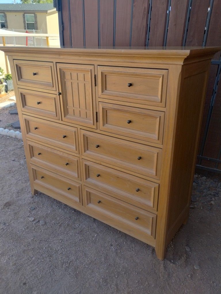 Dressers For Sale READ THE POST