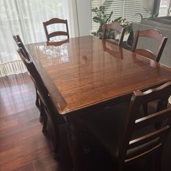 Beautiful 7piece Dining Table And Chairs