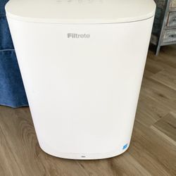 Air cleaner Purifier Bought From Lowes In Great Shape