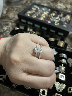 variety of rings in gold plate and 925 silver different sizes.  prices may vary.  natural stone rings too