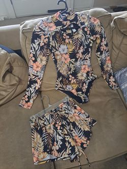 Ripcurl Bathing Suit w/shorts Sz Small