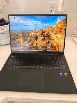 LG gram Pro 17” – Like New | RTX 5050 | 2TB | 32GB RAM