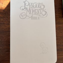 Mint Condition Vintage Precious Moments New King James Version Bible 1985 Collectible