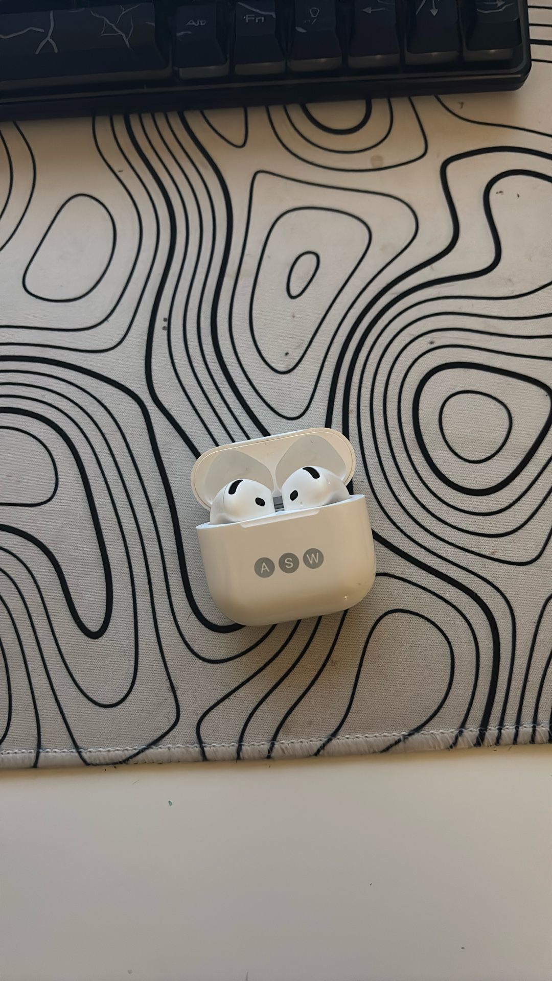 AirPod 4 