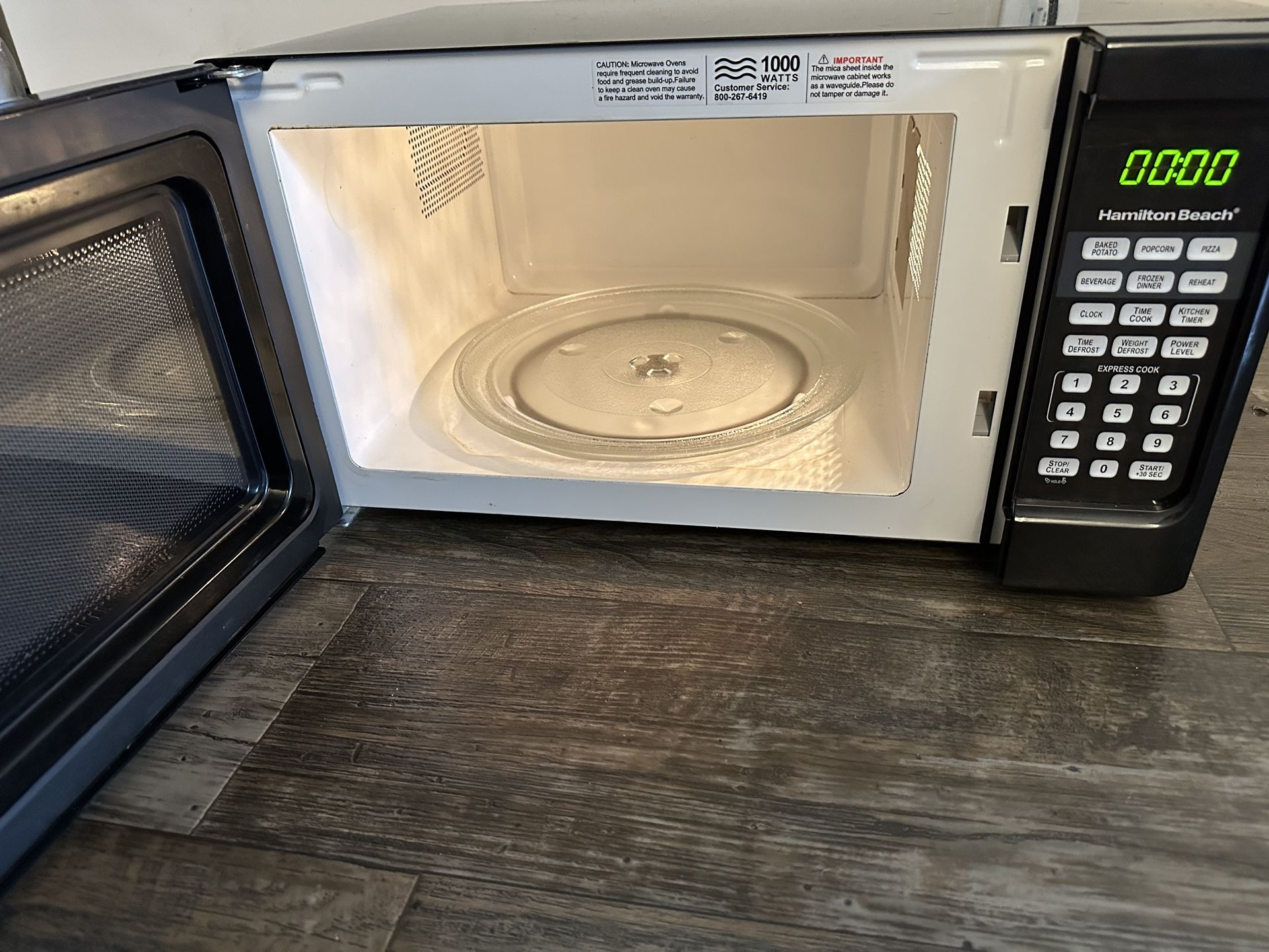 hamilton-beach-black-microwave-oven-for-sale-in-biscayne-park-fl