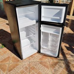 Magic Chef Refrigerator 