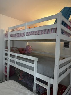 Triple Bunk Bed.