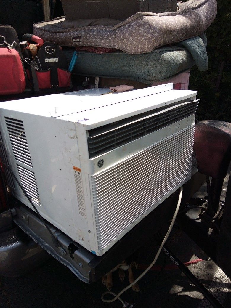 GE 24000 BTU Electric Self Condensing Window AC And Heat Pump For Heat